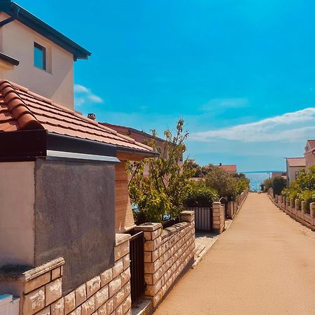 מאנדרה Apartmani Trupeljak מראה חיצוני תמונה