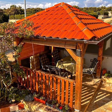 מאנדרה Apartmani Trupeljak מראה חיצוני תמונה