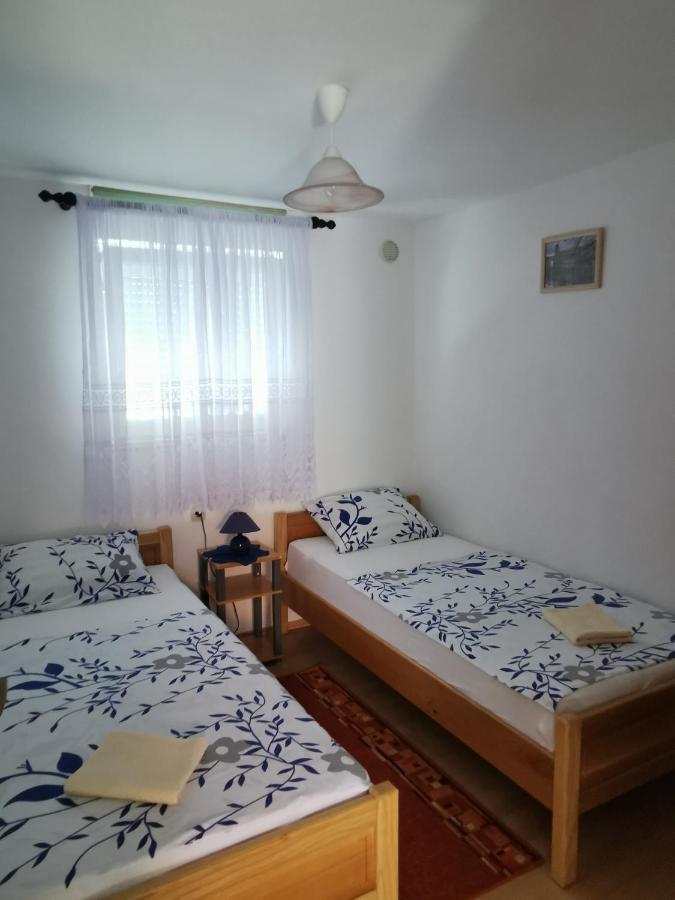 מאנדרה Apartmani Trupeljak מראה חיצוני תמונה