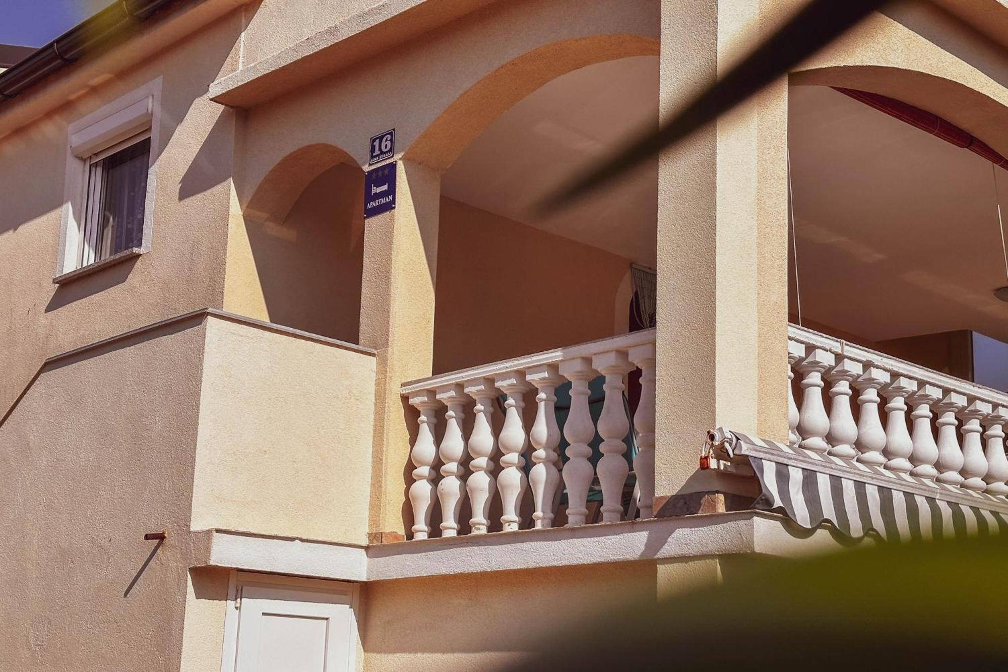 מאנדרה Apartmani Trupeljak מראה חיצוני תמונה
