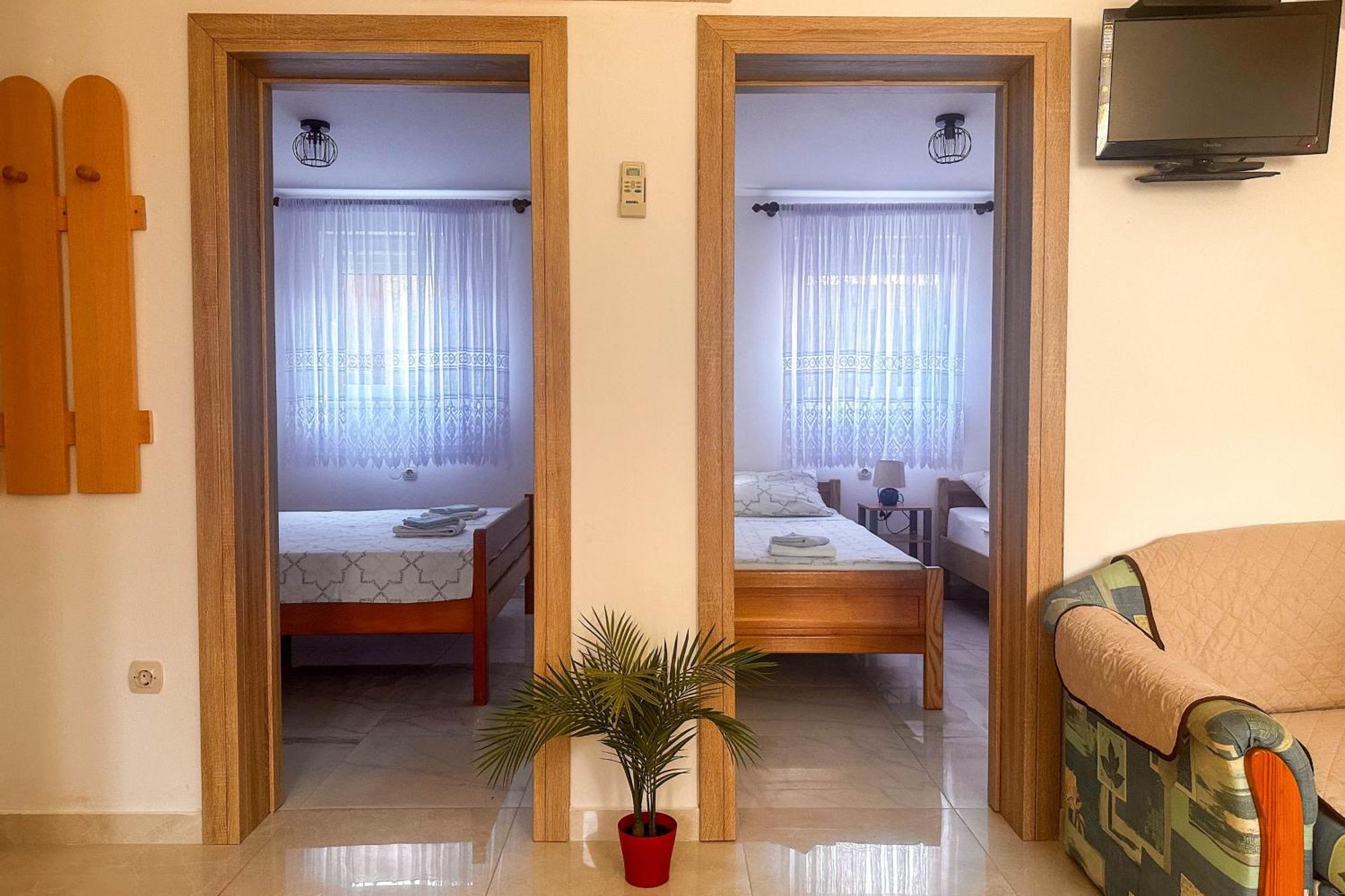 מאנדרה Apartmani Trupeljak חדר תמונה