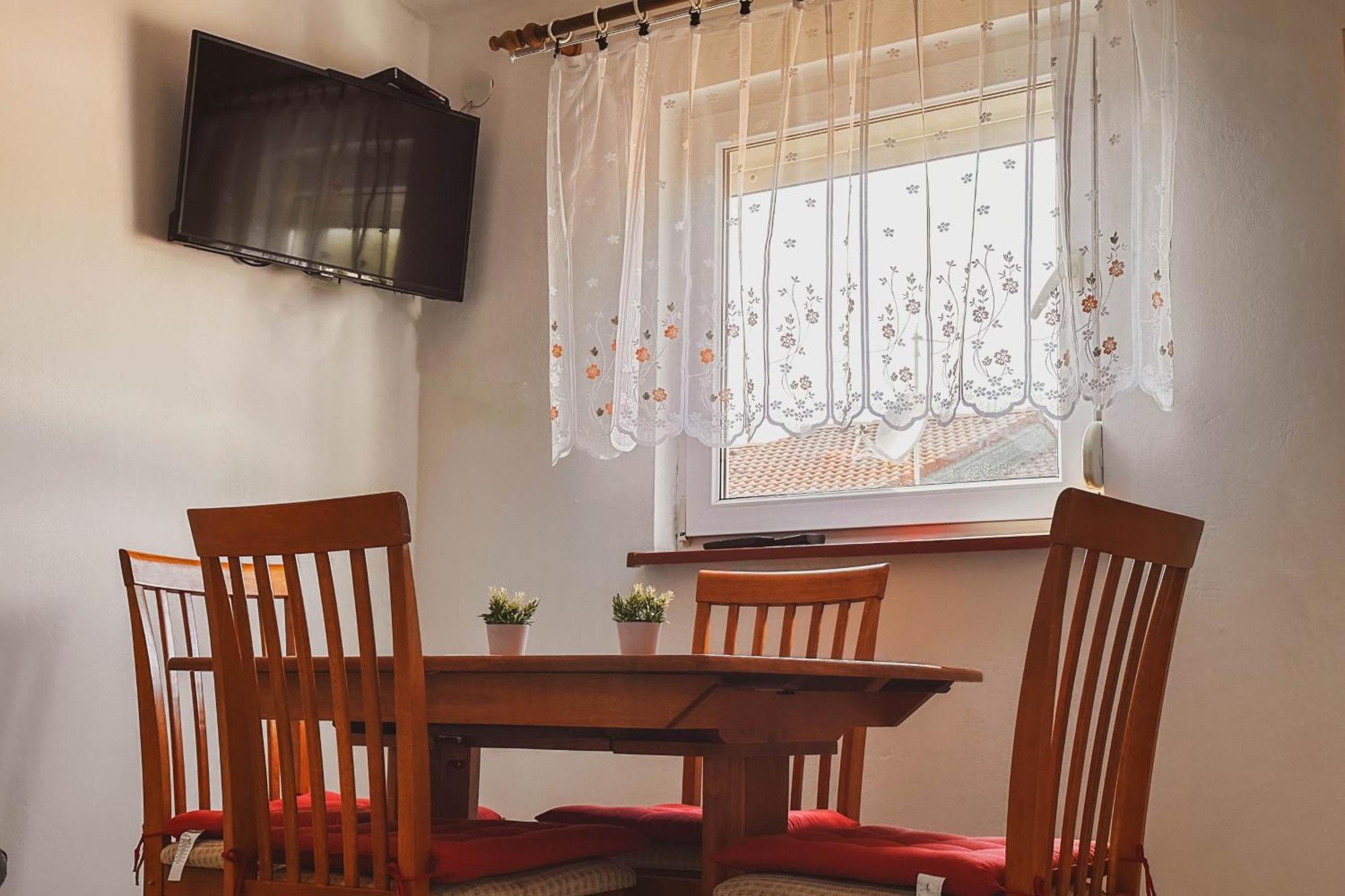 מאנדרה Apartmani Trupeljak חדר תמונה