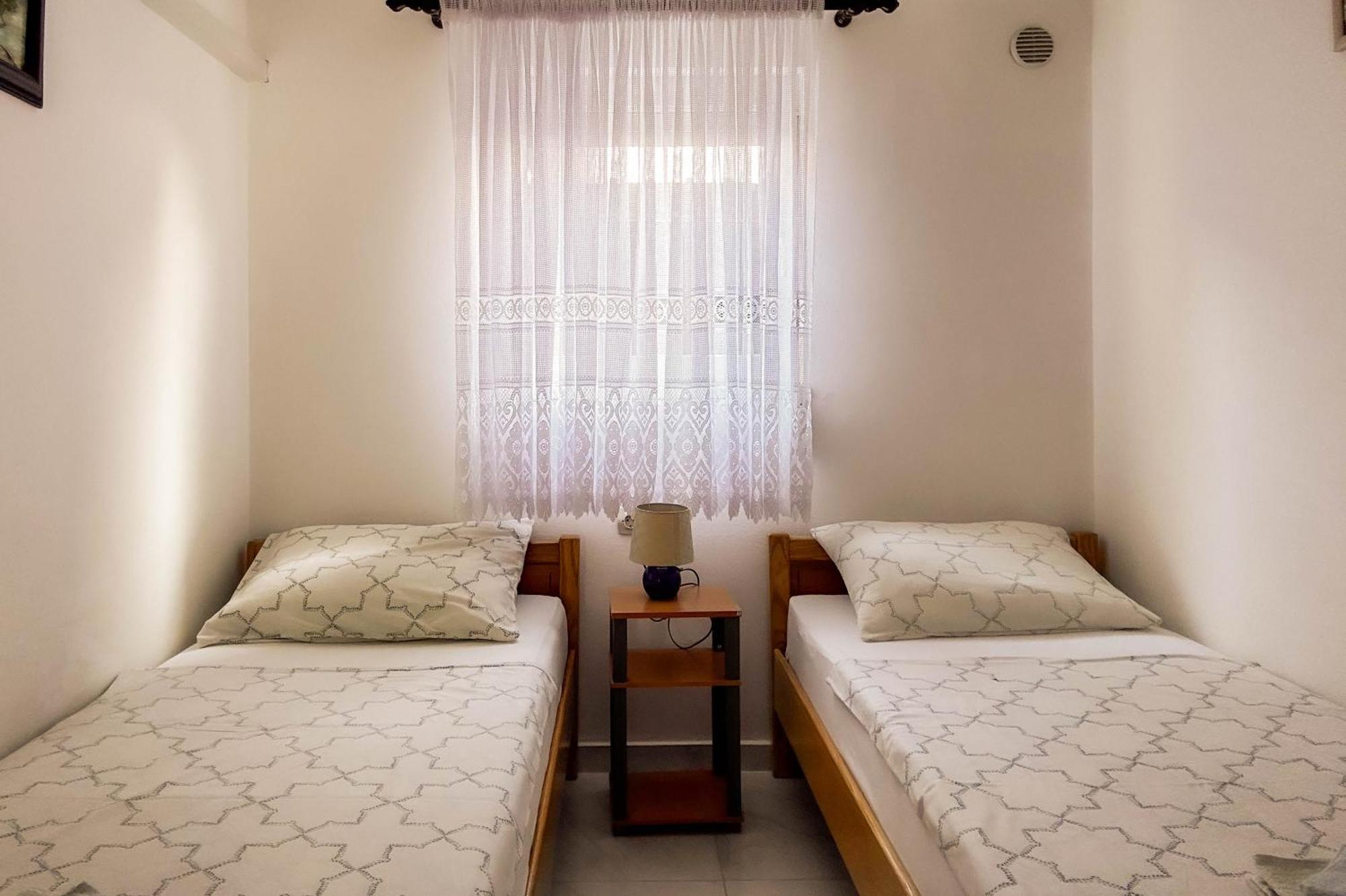 מאנדרה Apartmani Trupeljak חדר תמונה