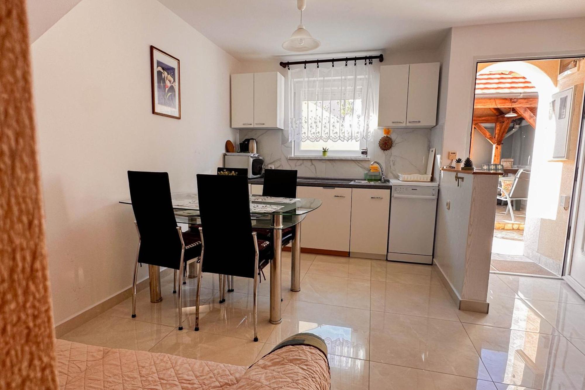 מאנדרה Apartmani Trupeljak חדר תמונה